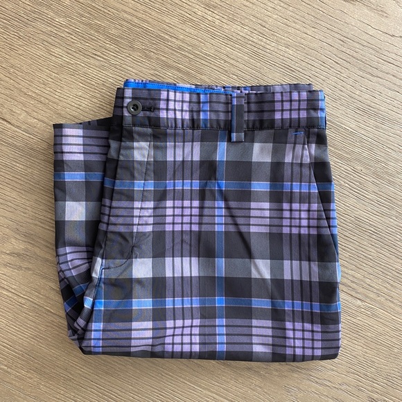 Men’s Nike Dri-Fit Golf Shorts - Picture 3 of 5